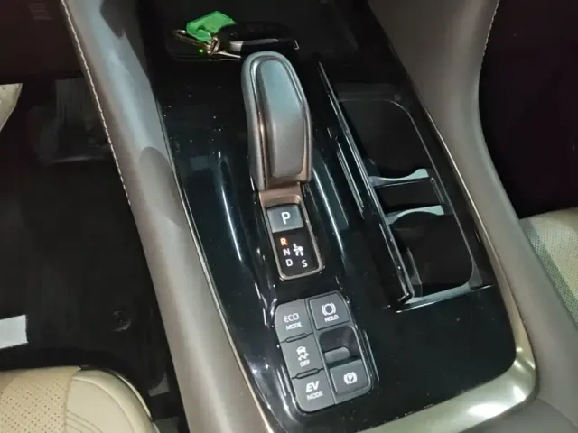 Toyota Alphard — Фото автомобиля 13