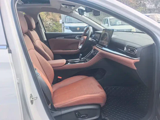 Geely Emgrand — Фото автомобиля 10