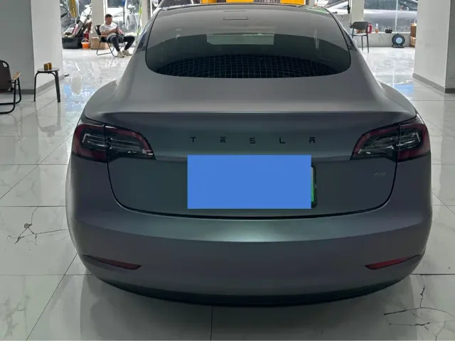 Tesla Model 3 — Фото автомобиля 13