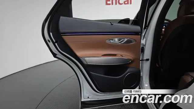 Genesis GV70 — Фото автомобиля 14