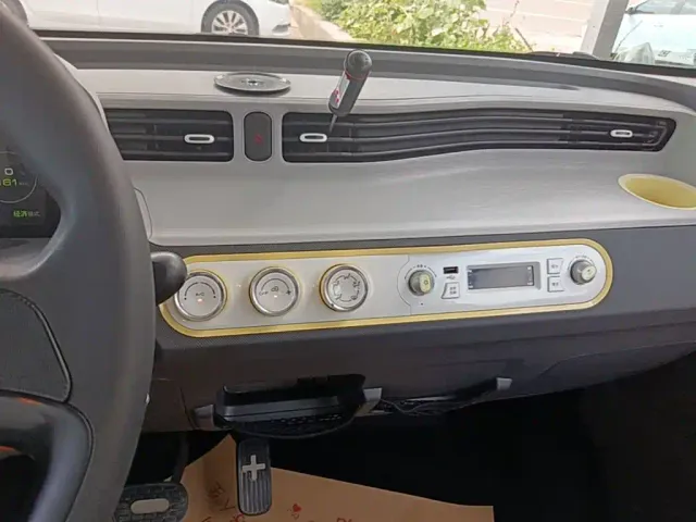 Wuling Hongguang Mini EV — Фото автомобиля 12