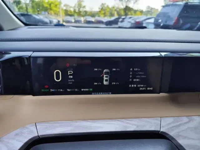GAC Trumpchi E8 — Фото автомобиля 3