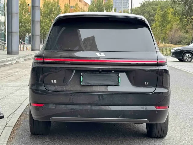 Li Auto L9 — Фото автомобиля 5