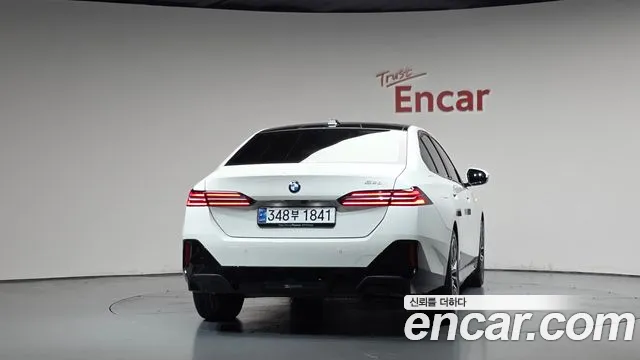 BMW 5 Series G60 — Фото автомобиля 3