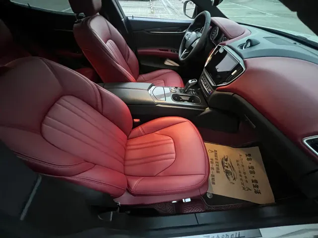Maserati Ghibli — Фото автомобиля 16