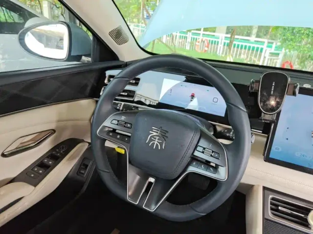 BYD Qin L — Фото автомобиля 10
