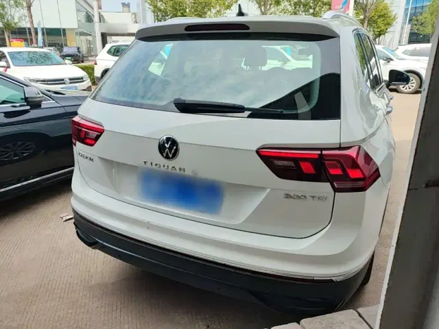 Volkswagen Tiguan L — Фото автомобиля 6