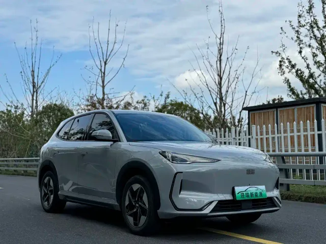 Geely Galaxy E5 — Фото автомобиля 2