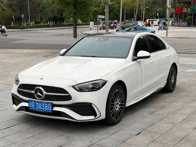 Фотография автомобиля — Mercedes-Benz C-Class