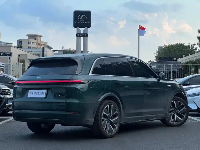 Li Auto L7 — Фото автомобиля 23