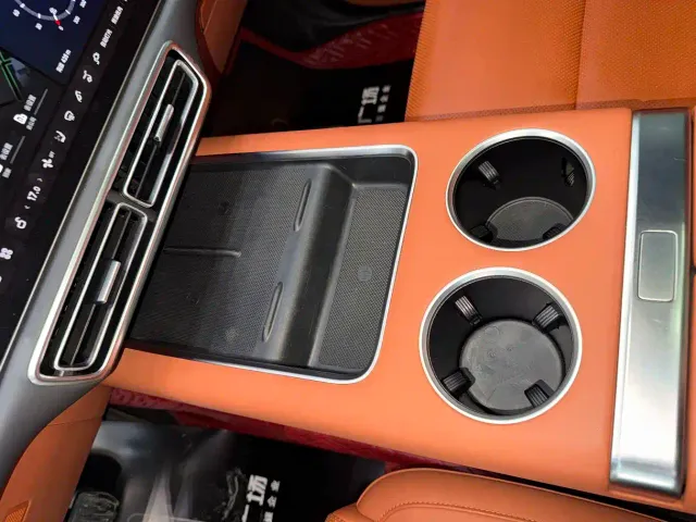 Li Auto L9 — Фото автомобиля 7