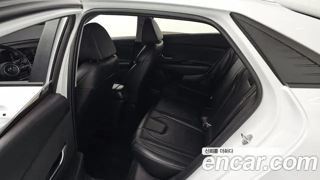 Hyundai AVANTE Avante (CN7) — Фото автомобиля 11