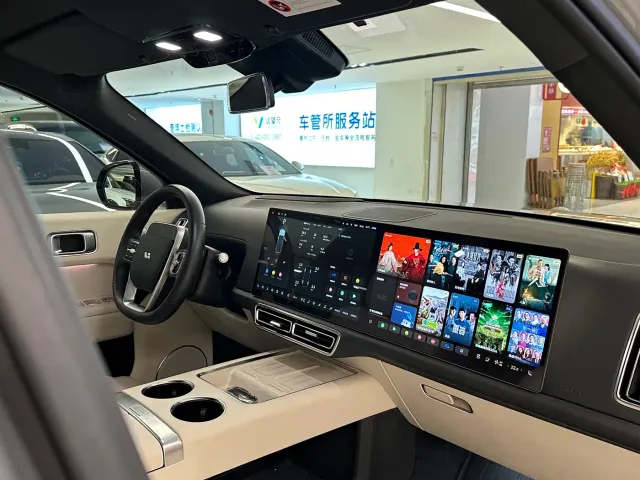 Li Auto L9 — Фото автомобиля 11