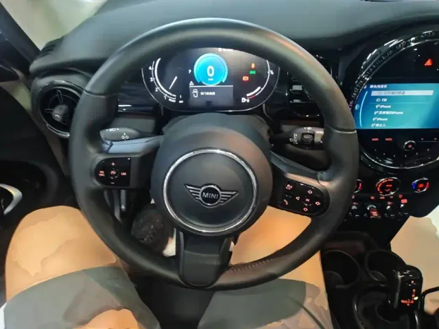MINI Hatch — Фото автомобиля 10