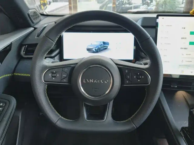 Lynk & Co 03 — Фото автомобиля 15