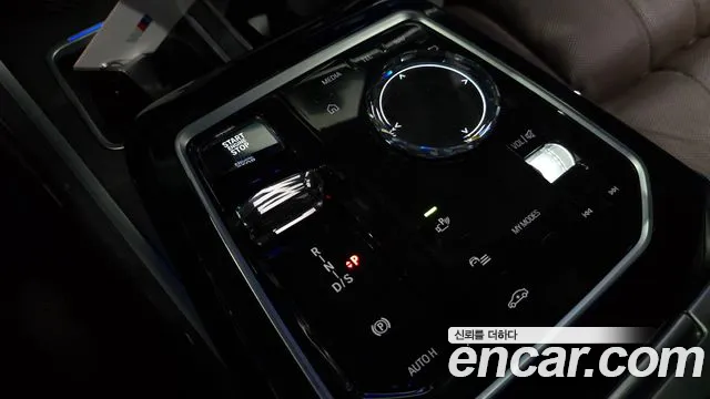 BMW 7 Series G70 — Фото автомобиля 12