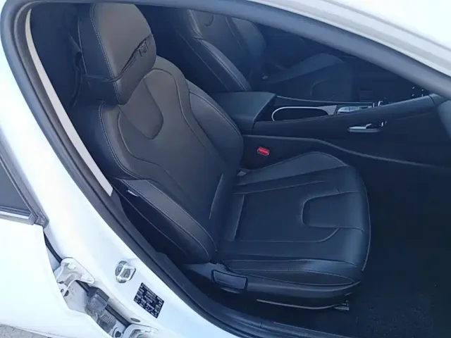 Hyundai Elantra — Фото автомобиля 24