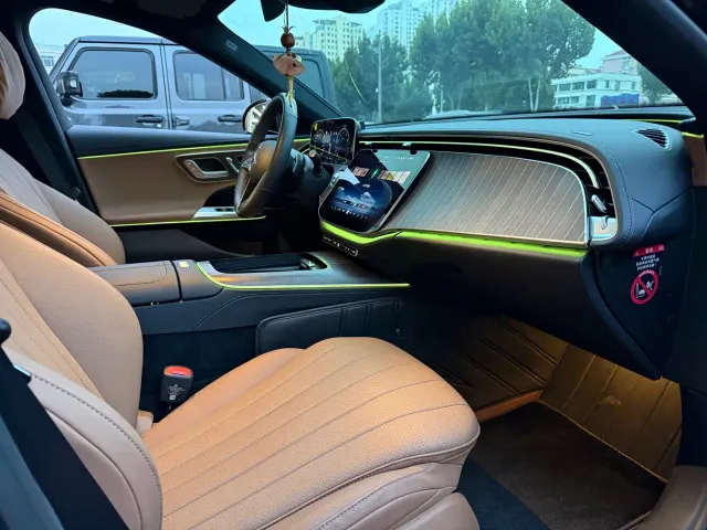 Mercedes-Benz E-Class — Фото автомобиля 14