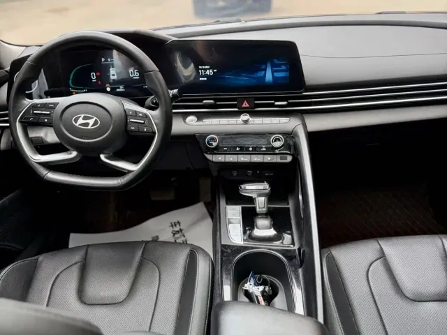 Hyundai Elantra — Фото автомобиля 22