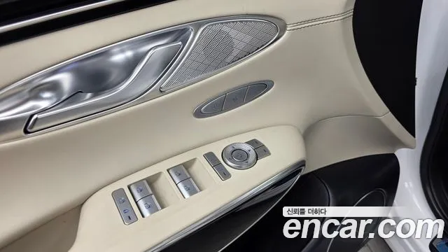 Genesis GV70 — Фото автомобиля 28