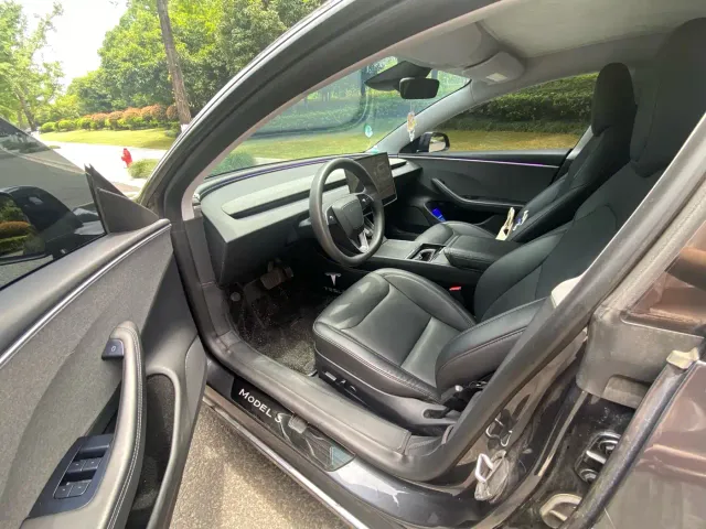Tesla Model 3 — Фото автомобиля 11