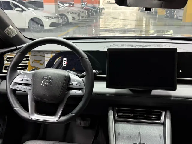 BYD Qin L — Фото автомобиля 18