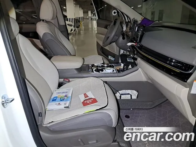 Kia Carnival — Фото автомобиля 20