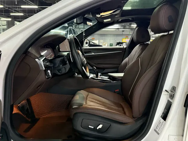 BMW 5 Series — Фото автомобиля 8