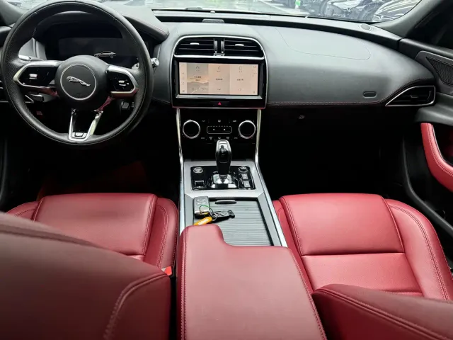 Jaguar XEL — Фото автомобиля 7