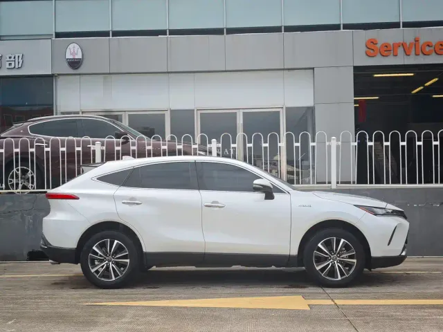 Toyota Harrier — Фото автомобиля 8