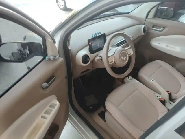 Wuling Hongguang Mini EV — Фото автомобиля 15