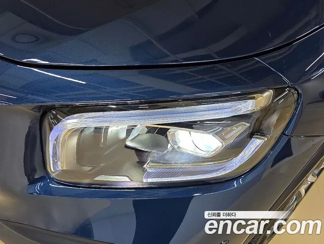 Mercedes-Benz GLB-Class — Фото автомобиля 2