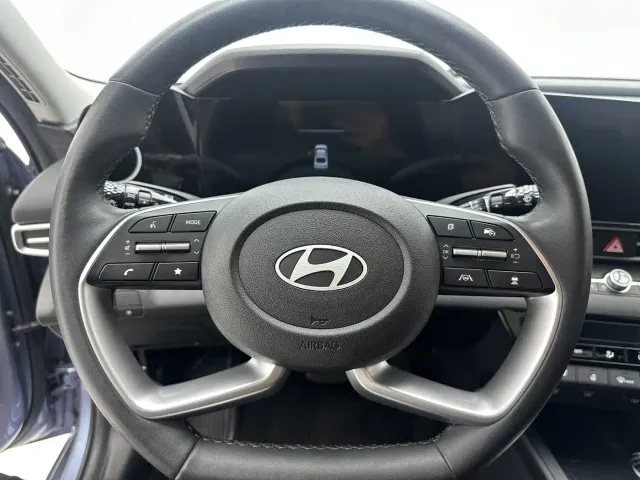 Hyundai Elantra — Фото автомобиля 16