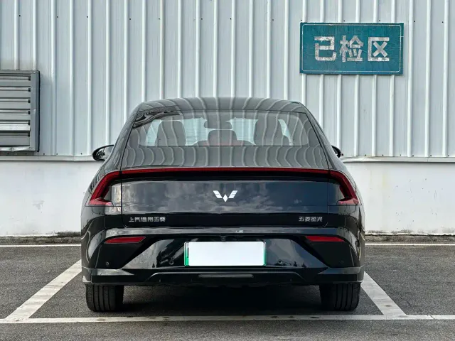 Wuling Starlight — Фото автомобиля 8