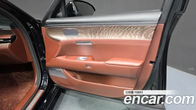 Genesis G90 Бензин 3.5 турбо AWD — Фото автомобиля 23