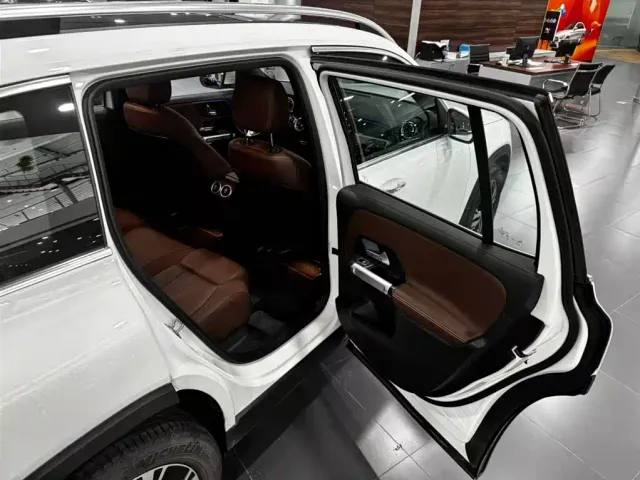 Mercedes-Benz GLB-Class — Фото автомобиля 18