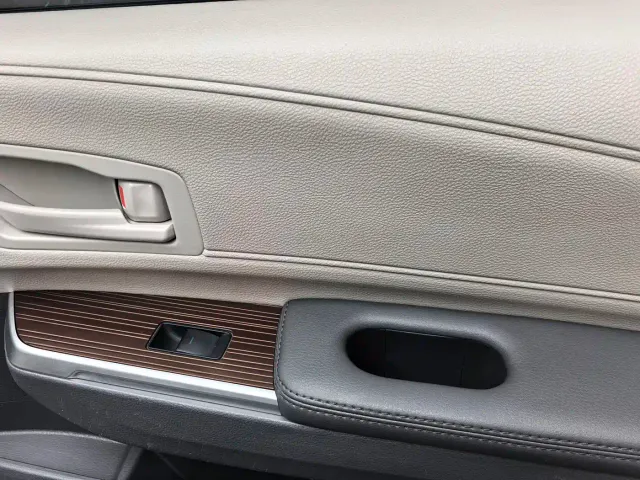 Toyota Sienna — Фото автомобиля 19