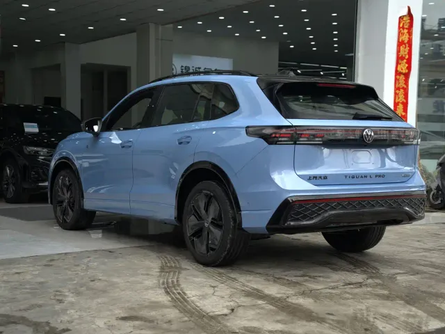 Volkswagen Tiguan L — Фото автомобиля 9