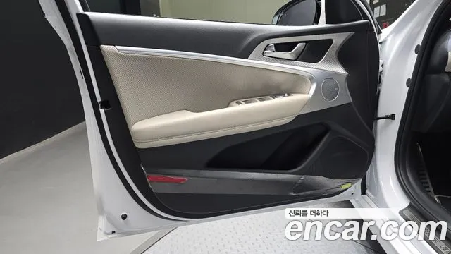 Genesis G70 New — Фото автомобиля 13