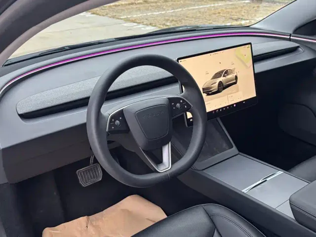 Tesla Model 3 2023 Rear-Wheel Drive — Фото автомобиля 12