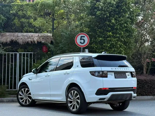 Land Rover Discovery Sport — Фото автомобиля 9