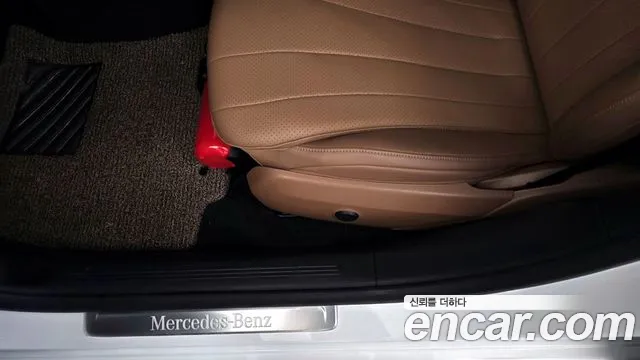 Mercedes-Benz E-Class — Фото автомобиля 29