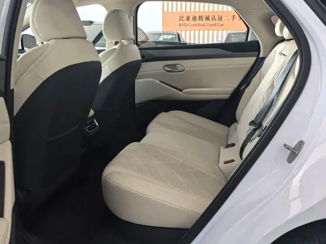 BYD Qin L — Фото автомобиля 8