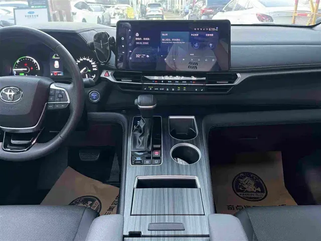 Toyota Sienna — Фото автомобиля 25