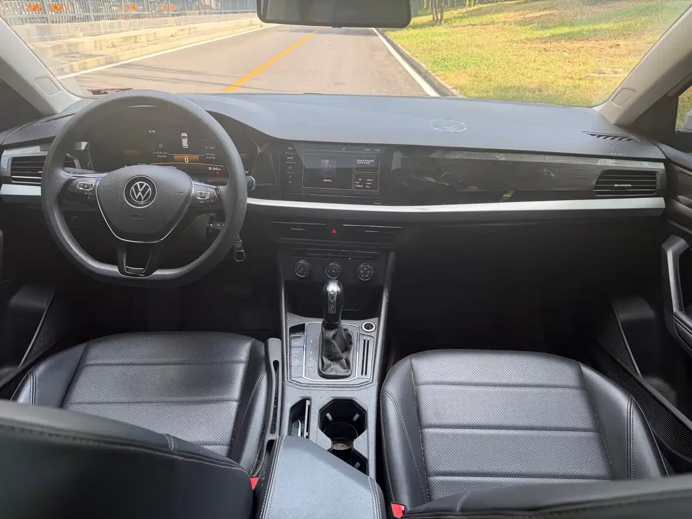 Volkswagen Lavida 2022 1.5L Auto Comfort Edition — Фото автомобиля 14