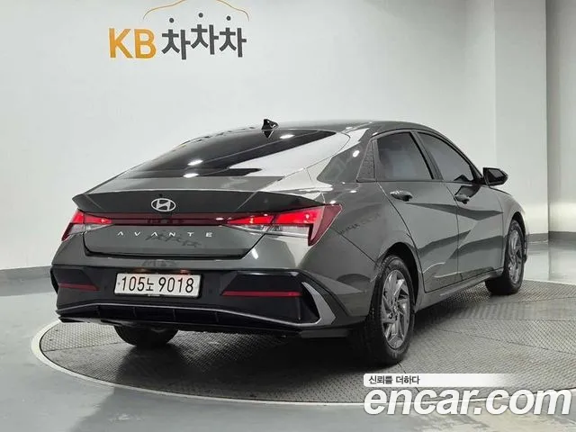 Hyundai Avante CN7 — Фото автомобиля 3