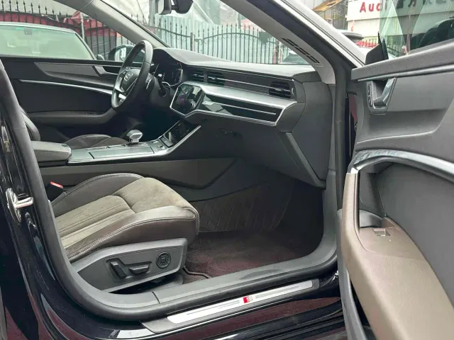 Audi A7L — Фото автомобиля 12