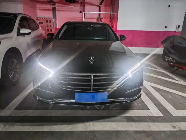 Mercedes-Benz E-Class — Фото автомобиля 2