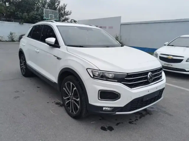 Volkswagen T-Roc — Фото автомобиля 3