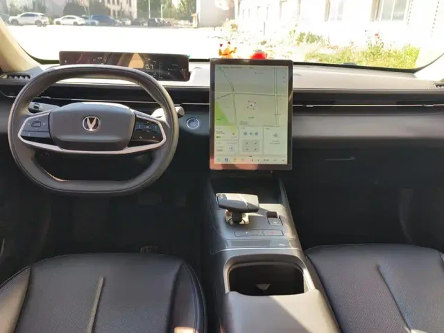 Changan Lamore — Фото автомобиля 12